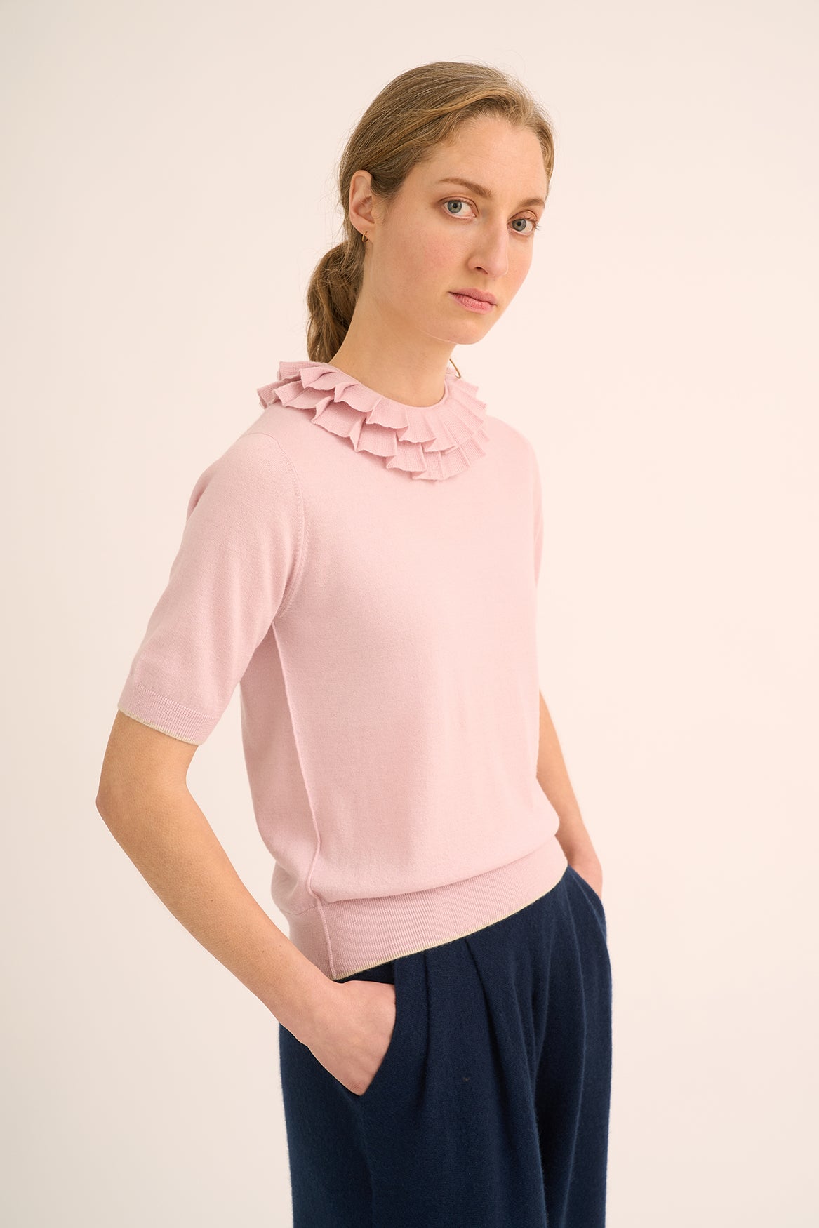 402 Pleat collar