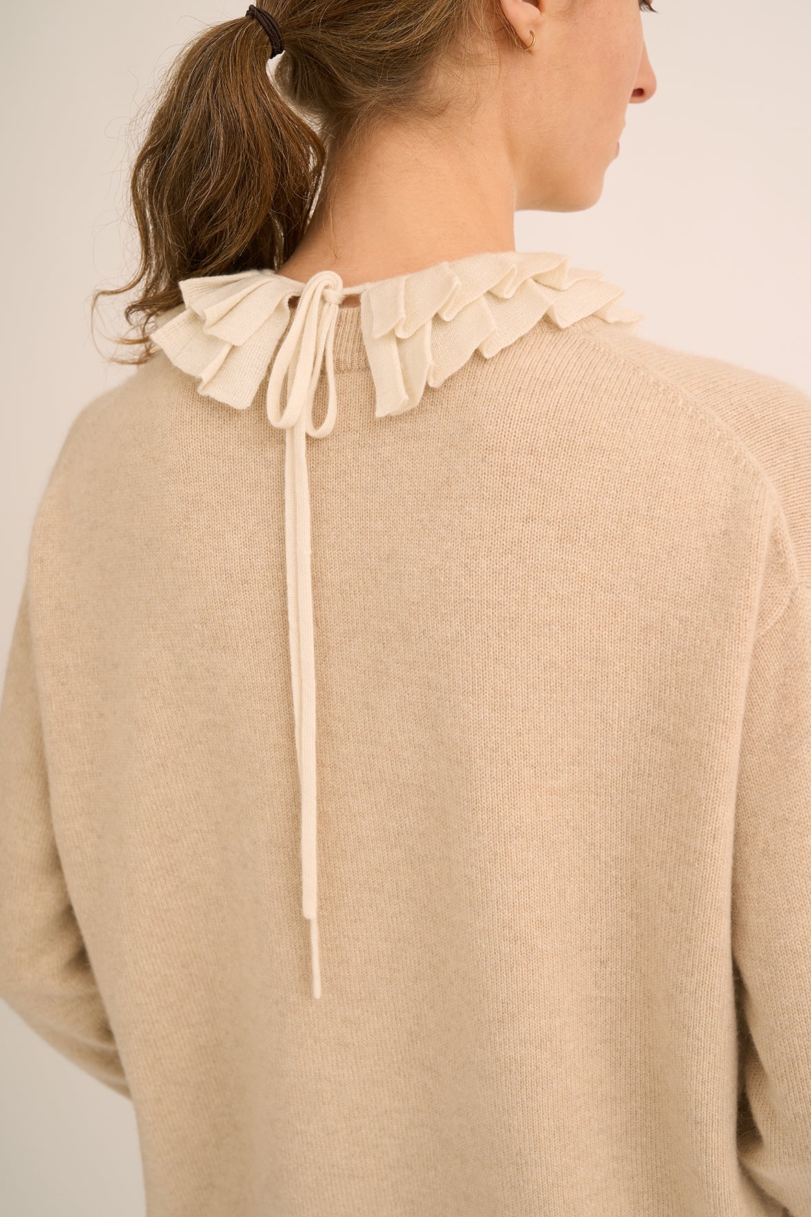 402 Pleat collar