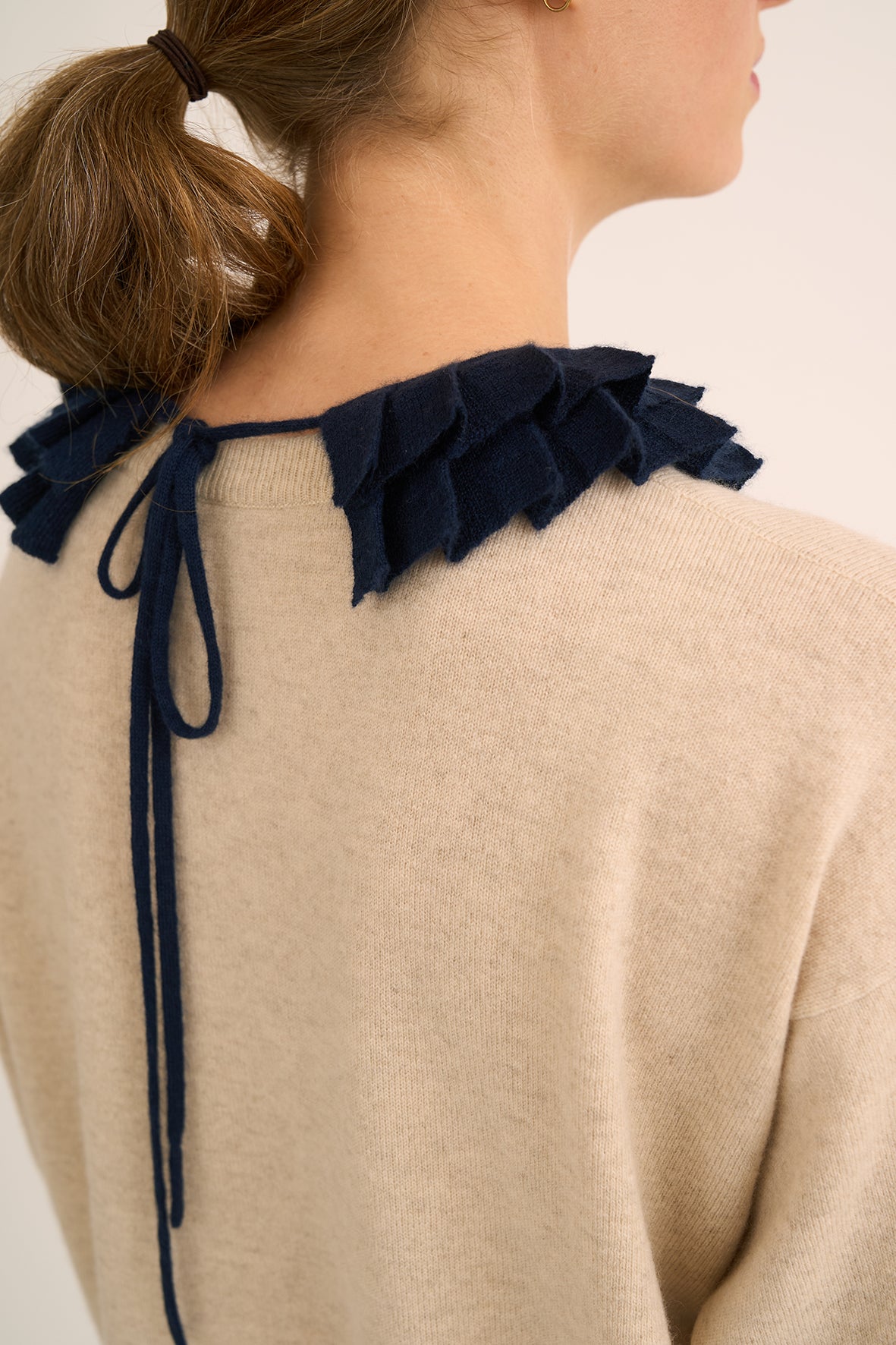 402 Pleat collar