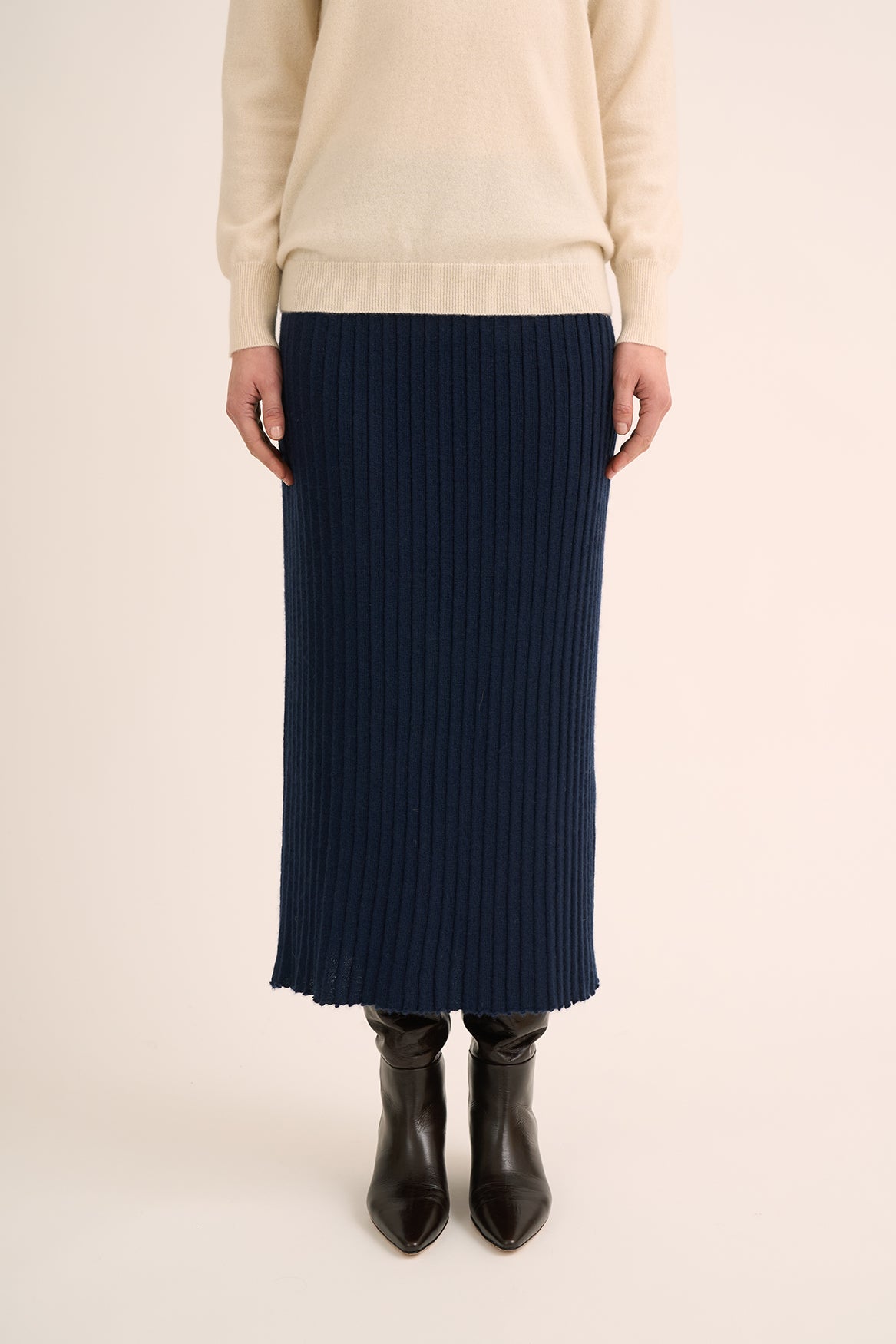 403 Pleated skirt with yoke