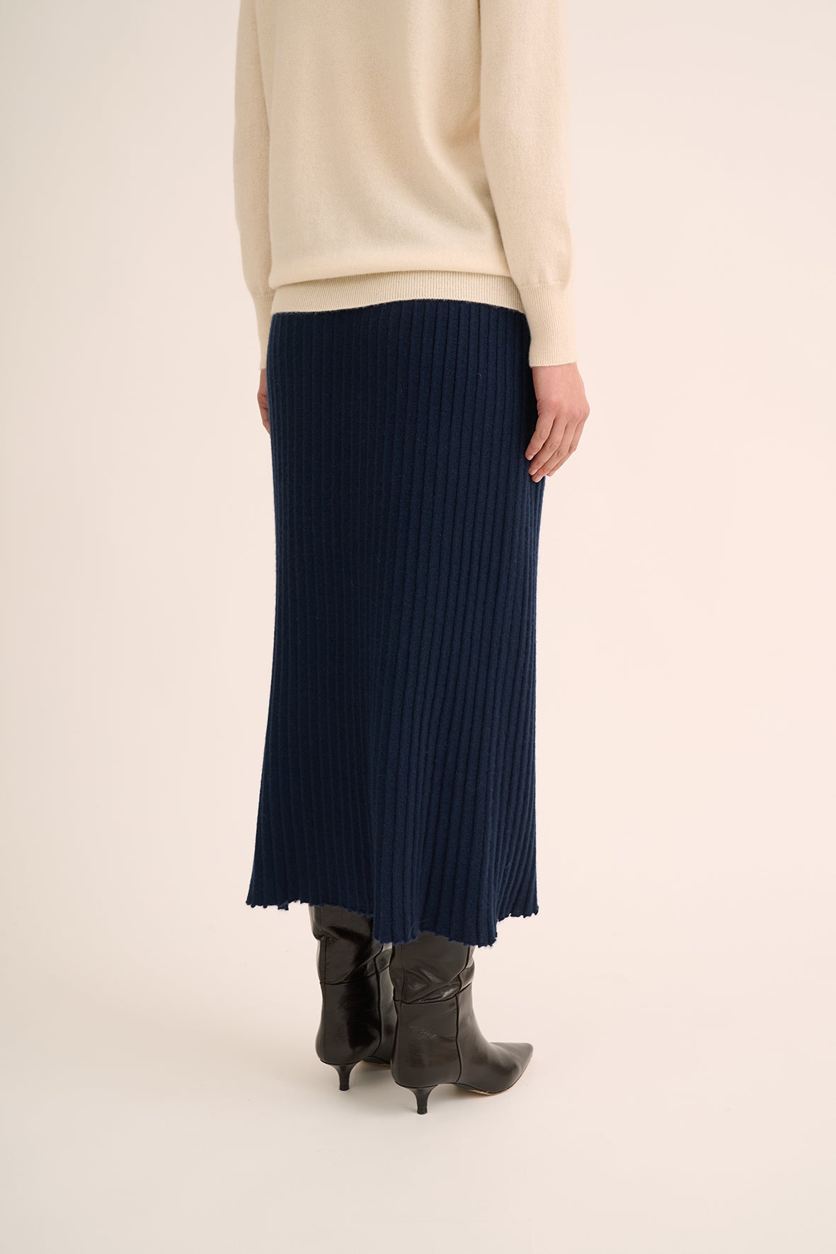 403 Pleated skirt with yoke