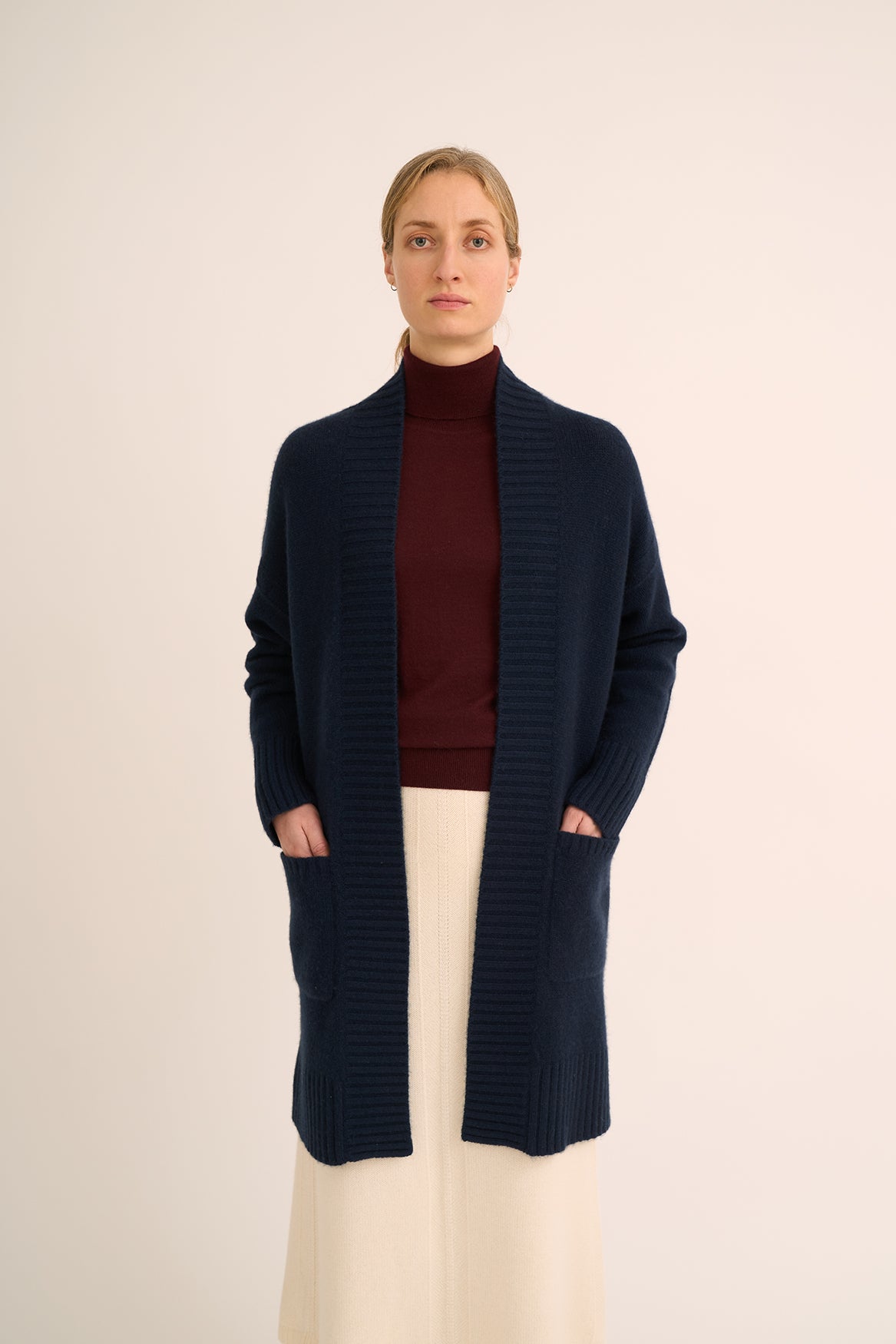 519 Long edge to edge cardigan with pockets