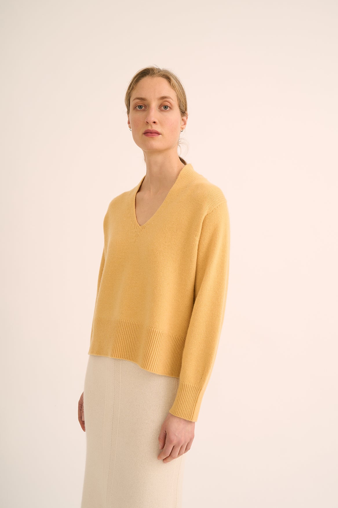 426 Pointelle detaill V neck sweater