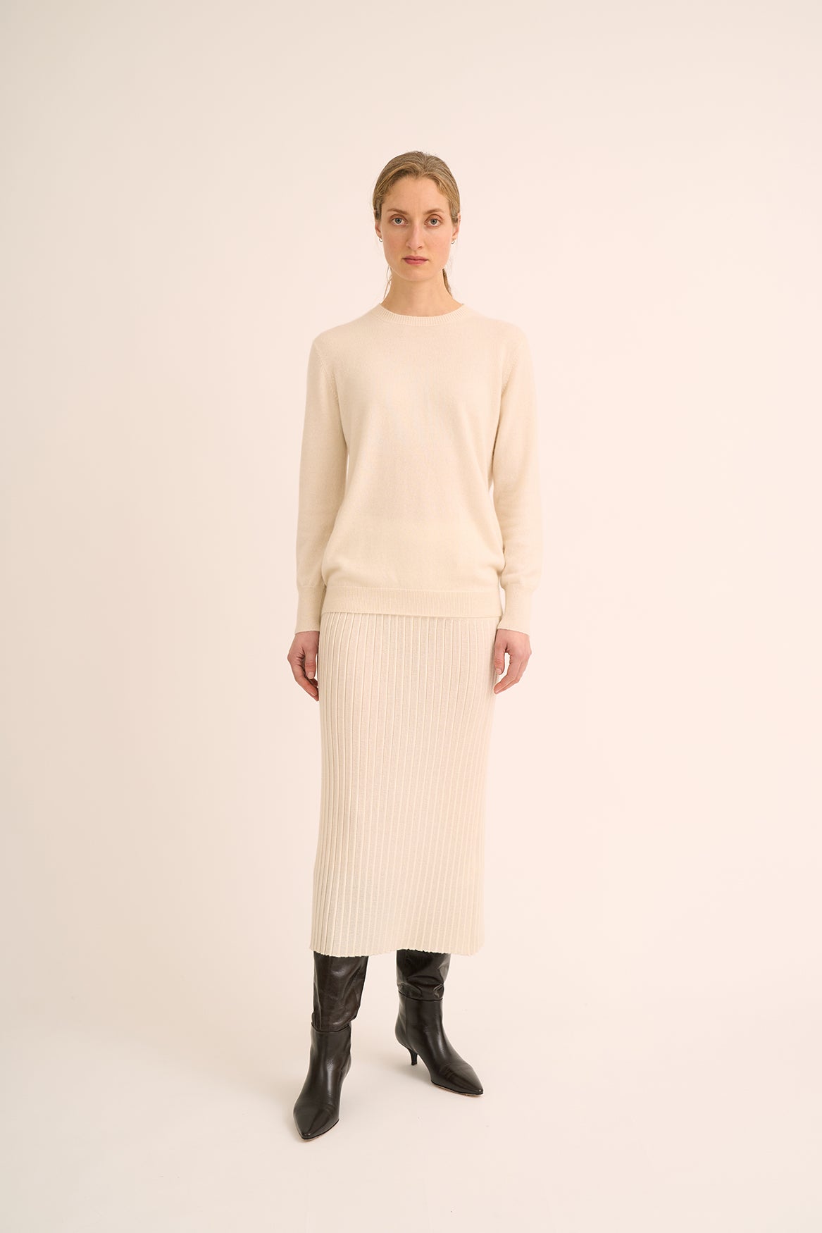 403 Pleat skirt with yoke detail