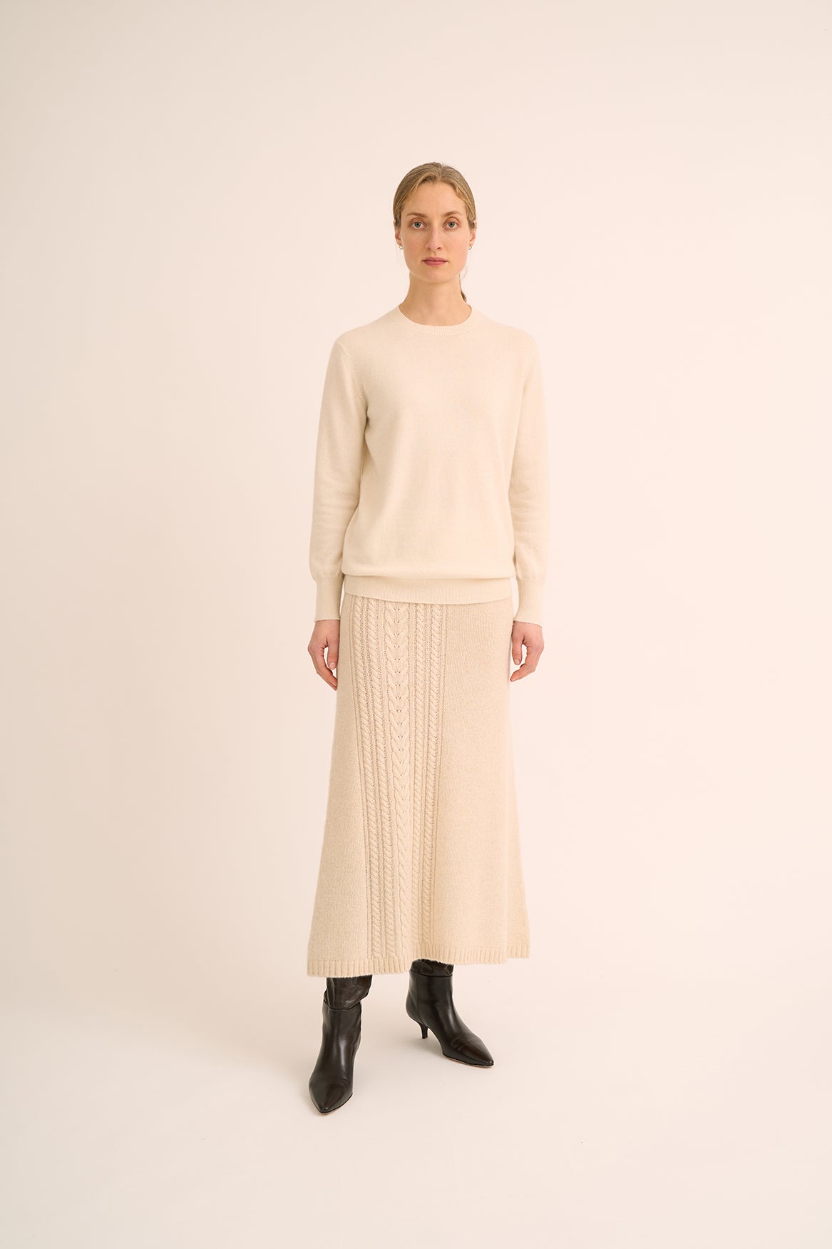 258 Asymmetric cable skirt