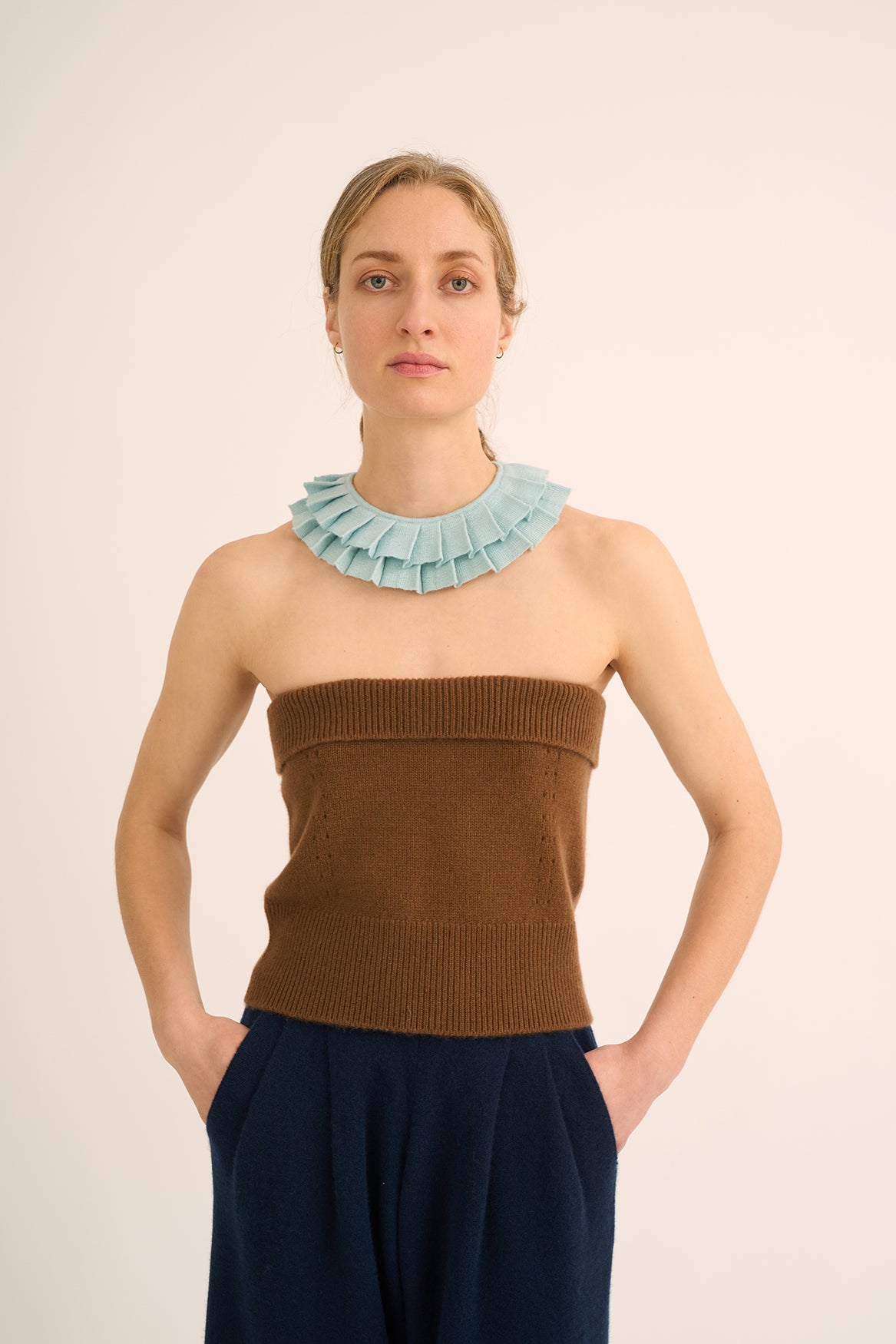 402 Pleat collar