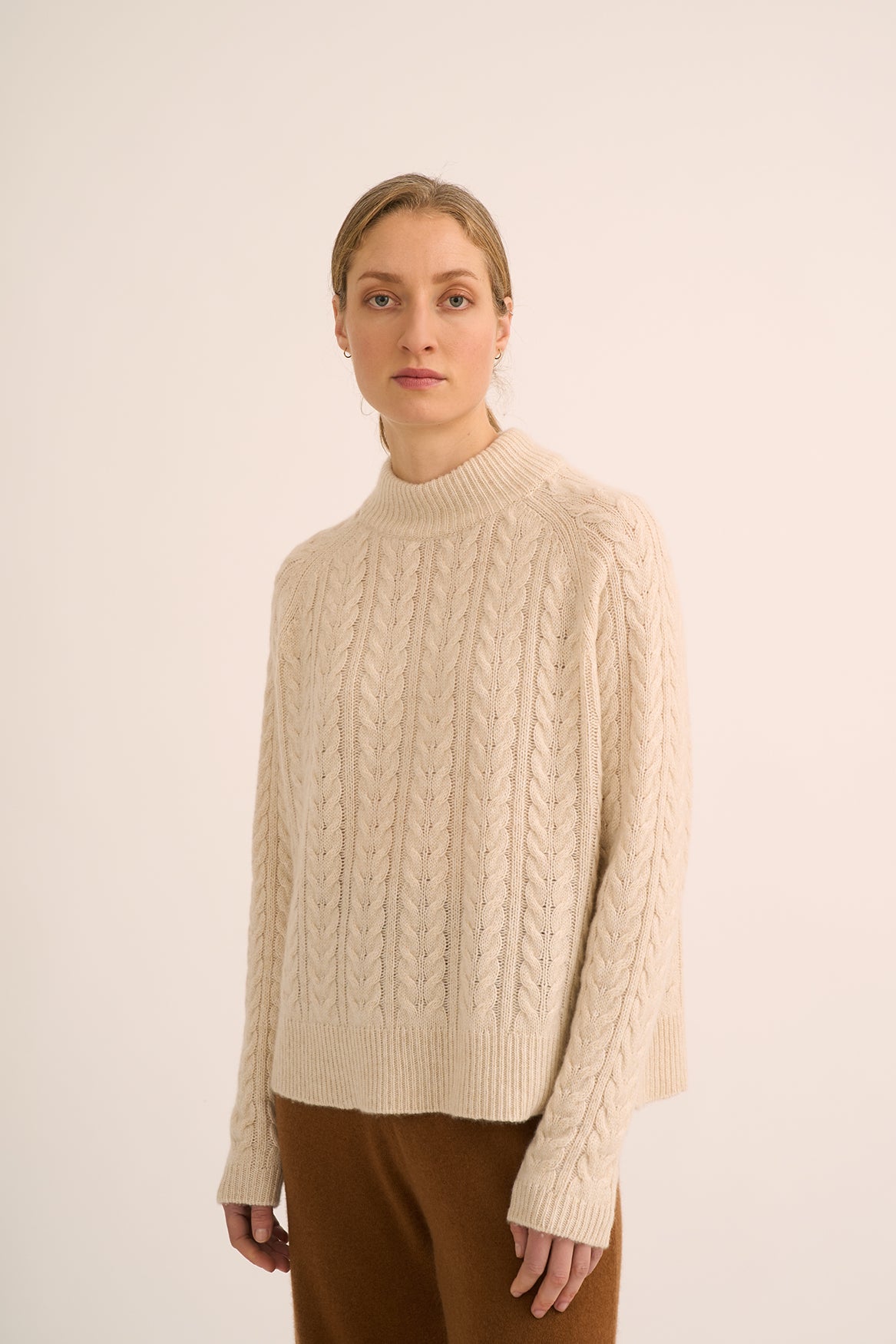 530 Cable turtle neck sweater