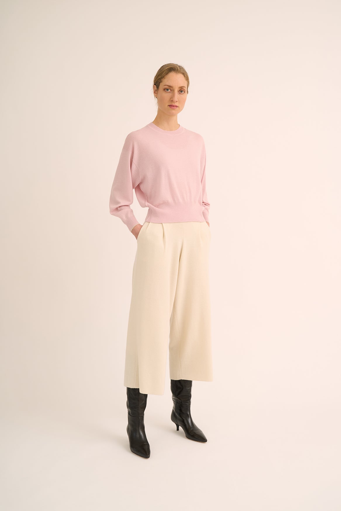 113 Deep armhole sweater with tipping