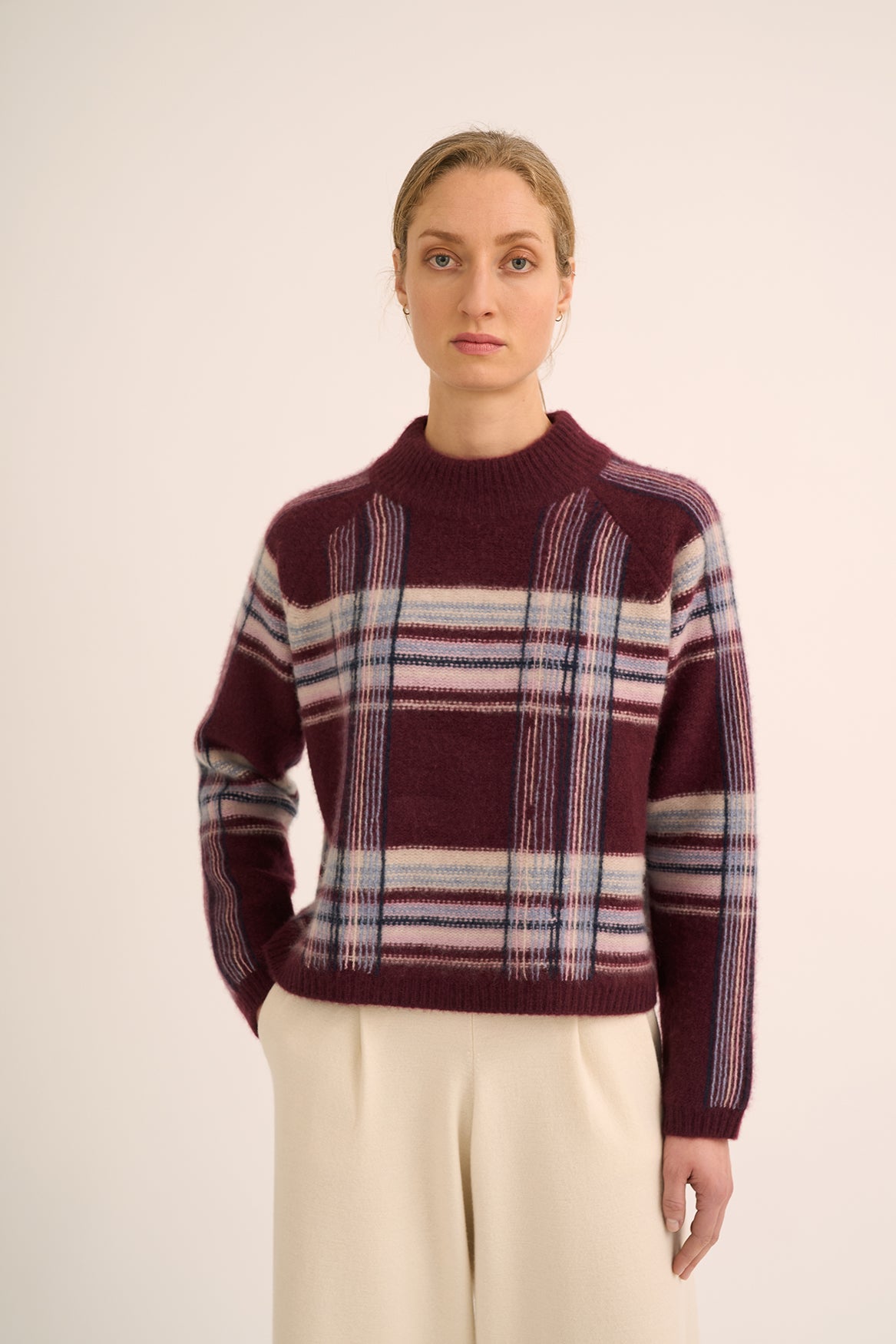 518a Hand stitched check pattern sweater