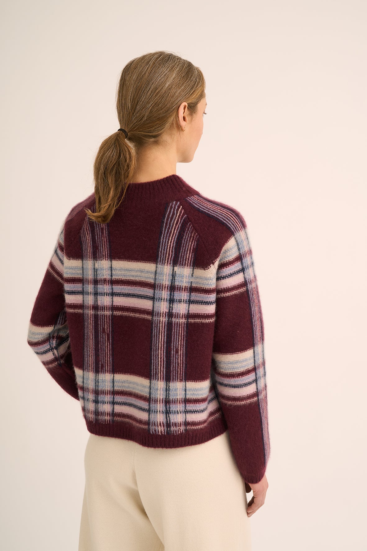 518a Hand stitched check pattern sweater