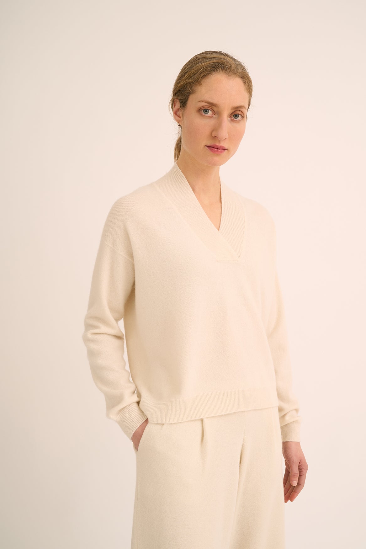 529 Cross over V neck sweater - brushed